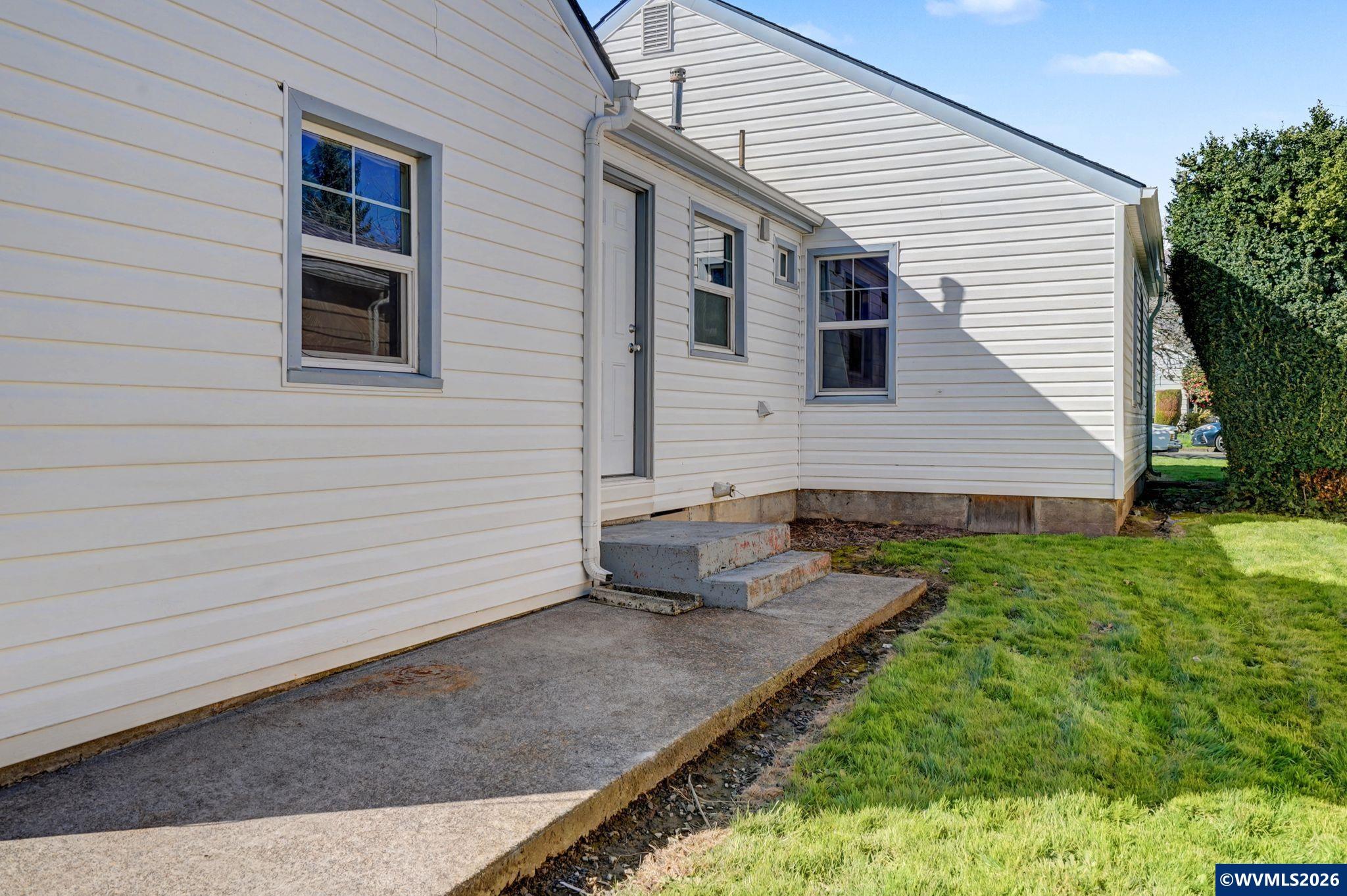 1098 Southwest 13th Avenue Albany, OR 97321 - Photo 24 of 27 Gallery Image 24