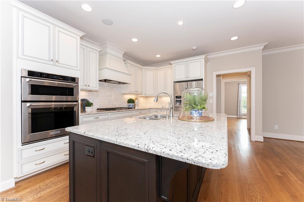 1953 Woodstock Road Clemmons, NC 27012 - Photo 7 of 43 Kitchen