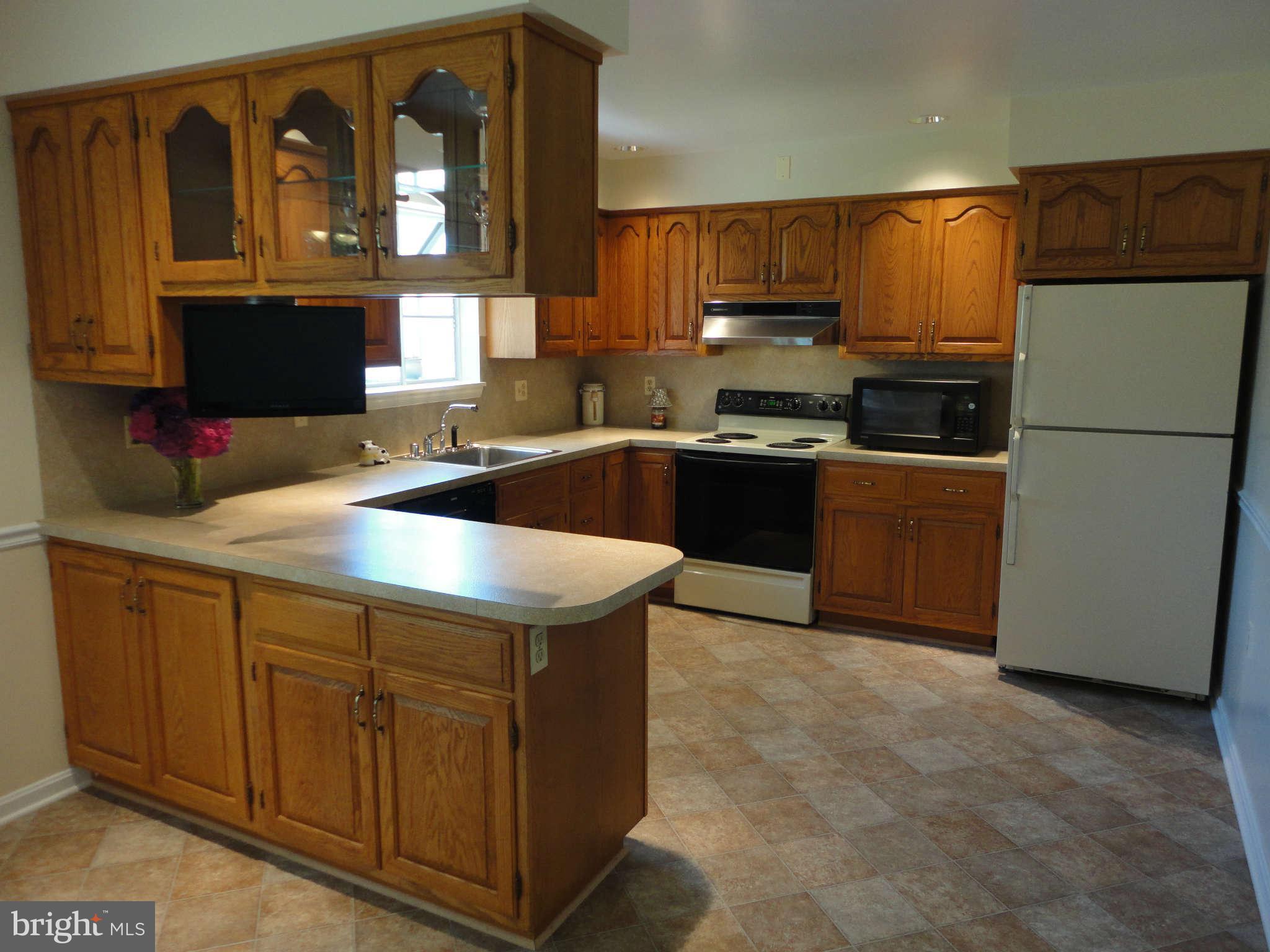 2509 Maple Road Baltimore, MD 21219 - Photo 8 of 30 Kitchen