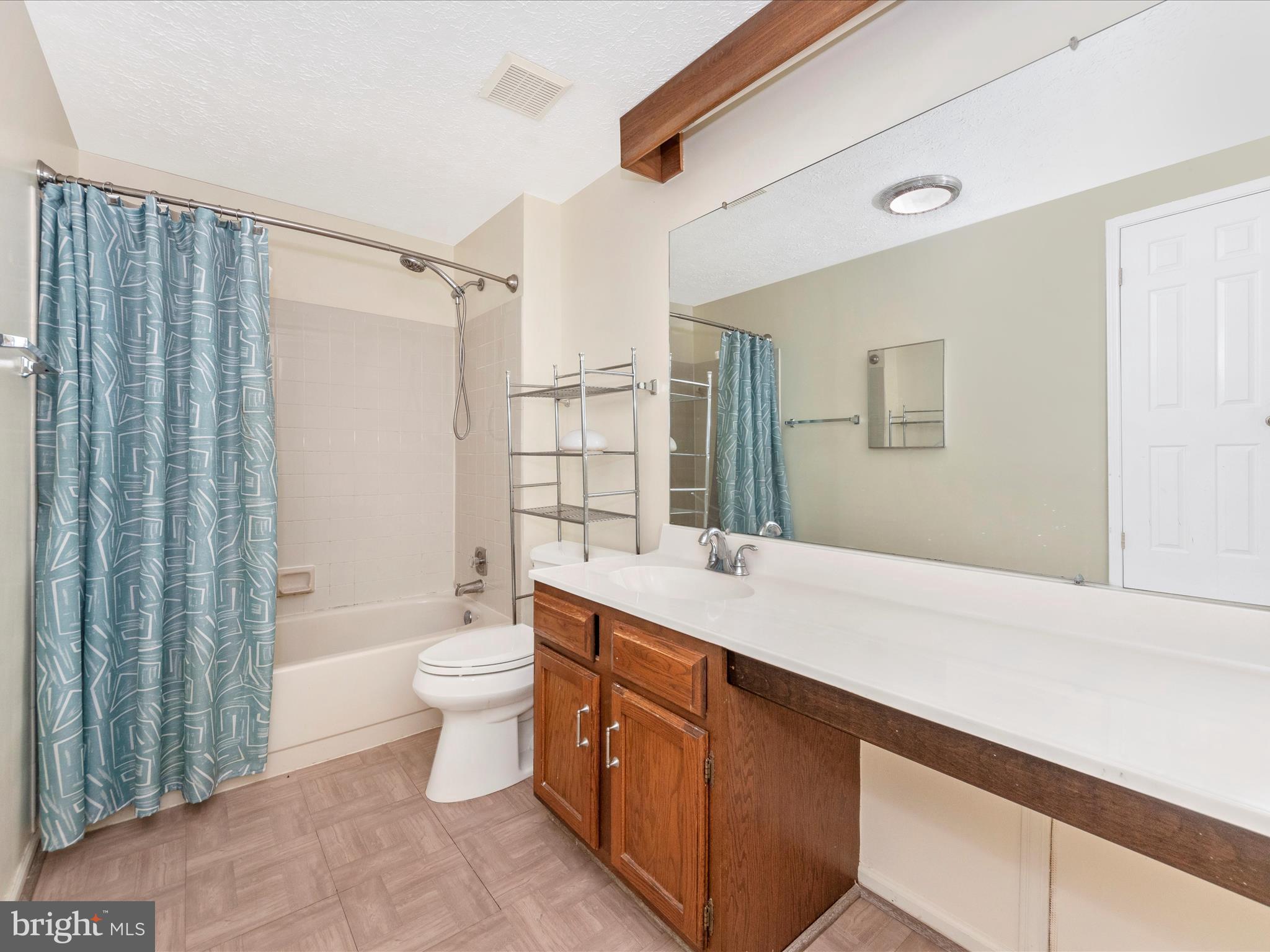 1127 Netherlands Court Silver Spring, MD 20905 - Photo 33 of 53 HALL BATH