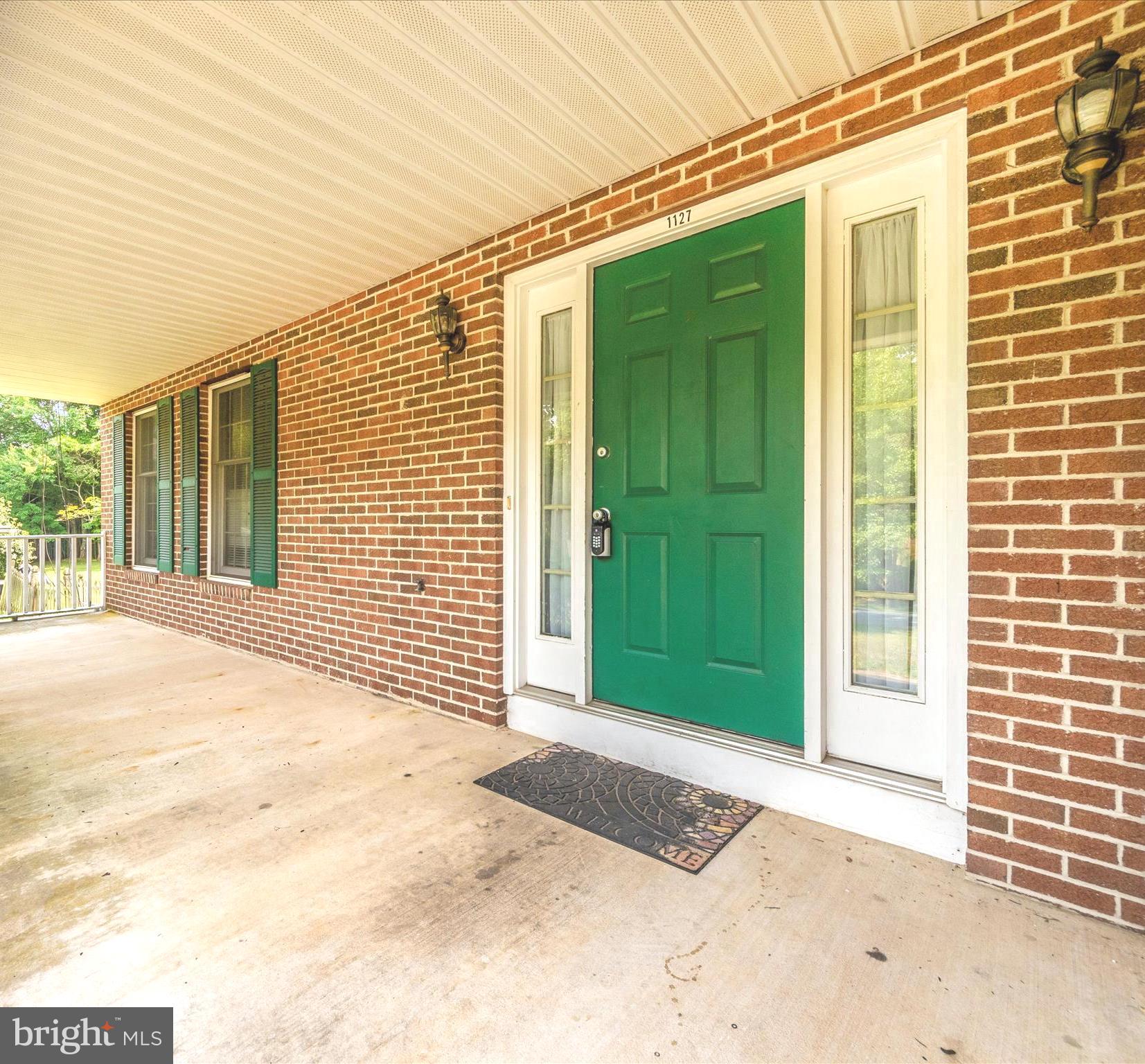 1127 Netherlands Court Silver Spring, MD 20905 - Photo 5 of 53 PORCH