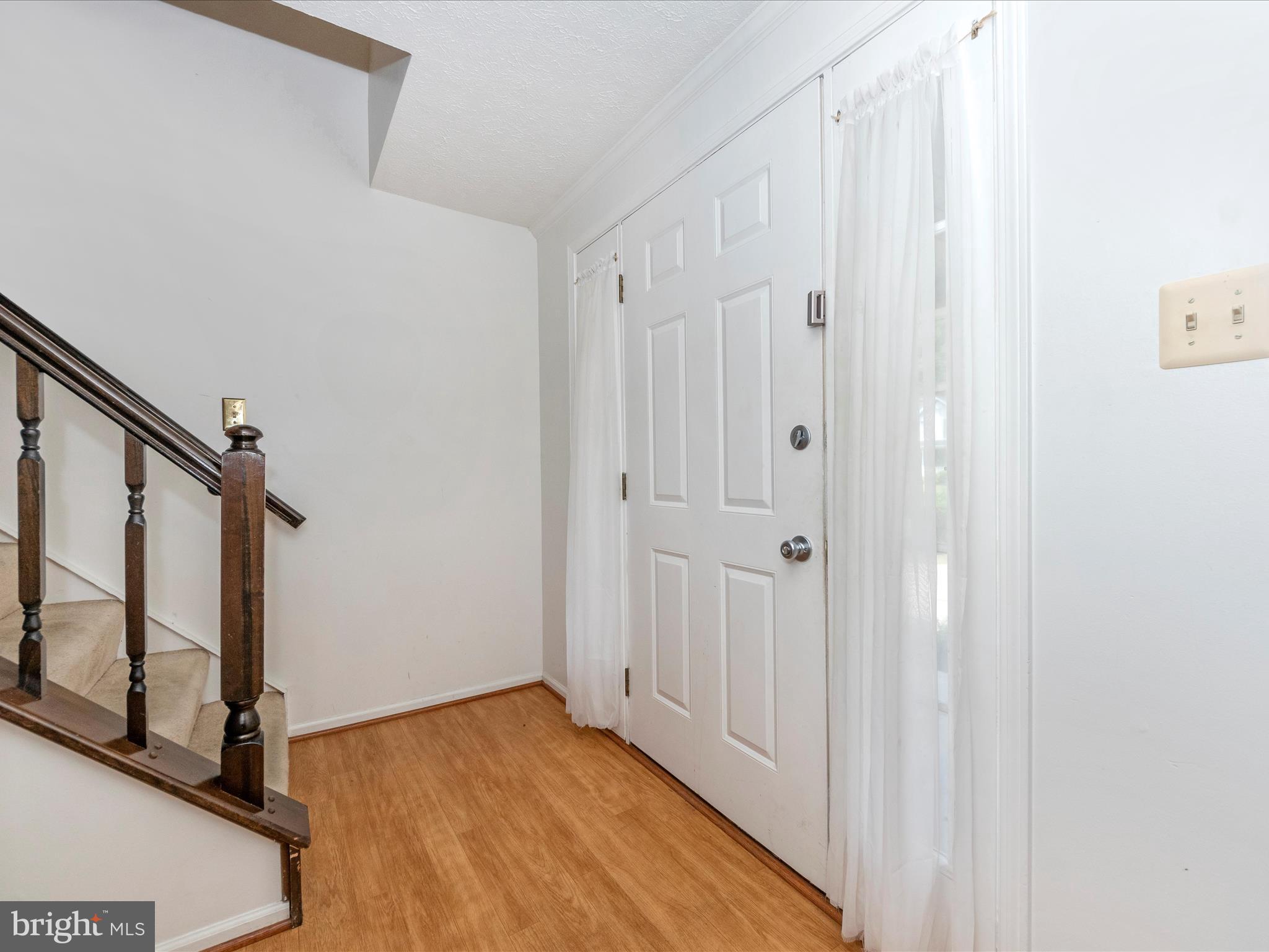 1127 Netherlands Court Silver Spring, MD 20905 - Photo 7 of 53 FOYER