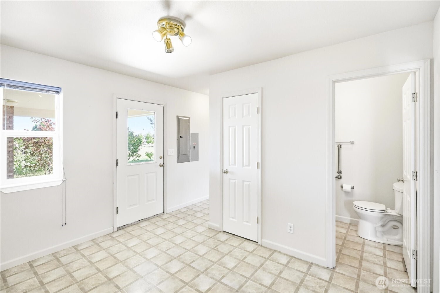 221 Shane Porter Road Walla Walla, WA 99362 - Photo 19 of 38 a view of a bathroom with a hardwood floor and a sink