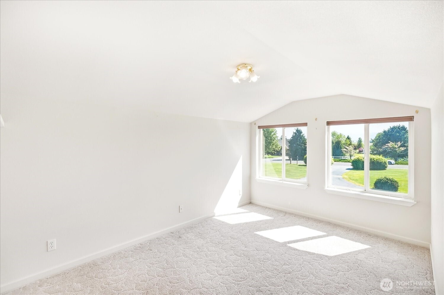 221 Shane Porter Road Walla Walla, WA 99362 - Photo 24 of 38 a view of an empty room with a window