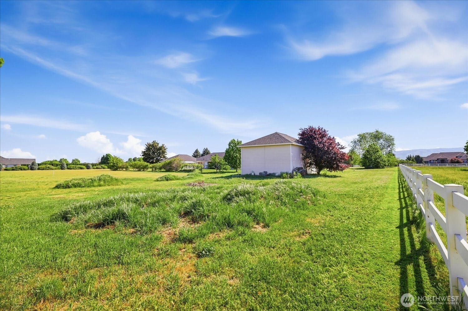 221 Shane Porter Road Walla Walla, WA 99362 - Photo 34 of 38 a view of a garden from a yard