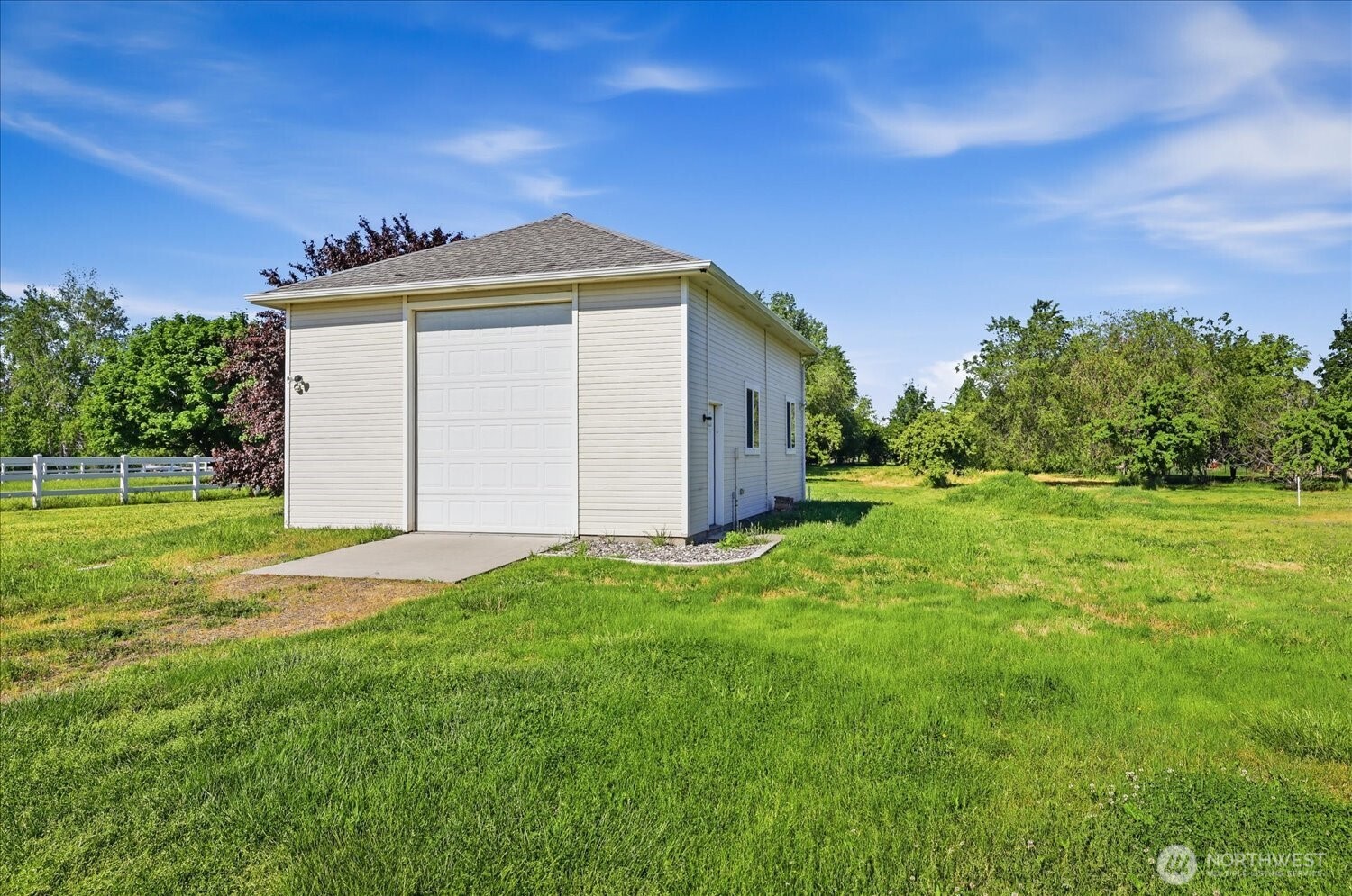 221 Shane Porter Road Walla Walla, WA 99362 - Photo 35 of 38 a view of a house with a backyard