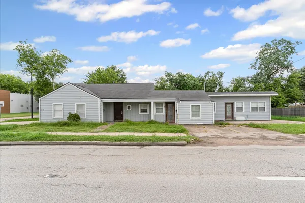 $1,300 | 3216 Avenue I, Rosenberg, TX 77471