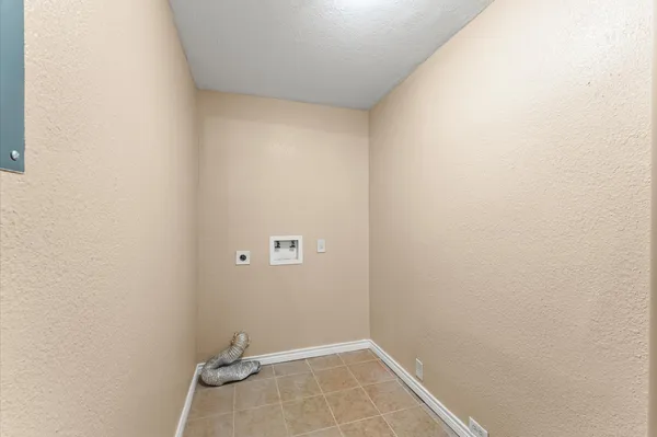 $1,300 | 3216 Avenue I, Rosenberg, TX 77471