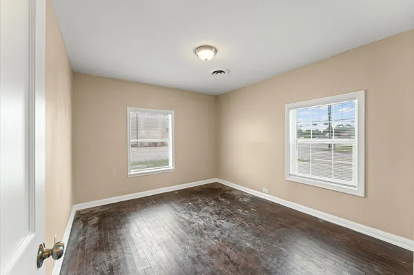 $1,300 | 3216 Avenue I, Rosenberg, TX 77471