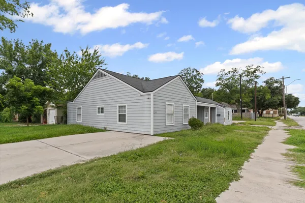 $1,300 | 3216 Avenue I, Rosenberg, TX 77471