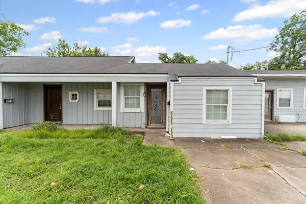 $1,300 | 3216 Avenue I, Rosenberg, TX 77471