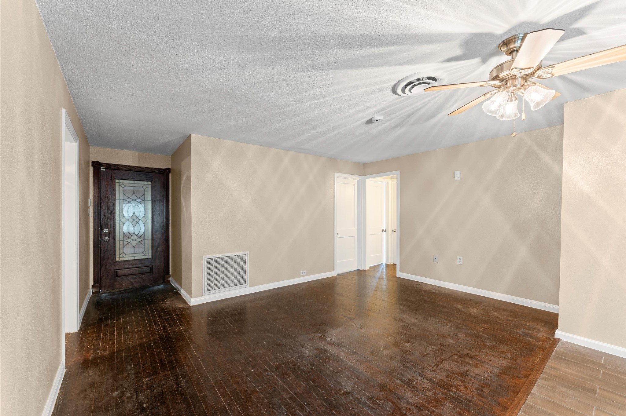 3216 Avenue I Rosenberg, TX 77471 - Photo 7 of 19