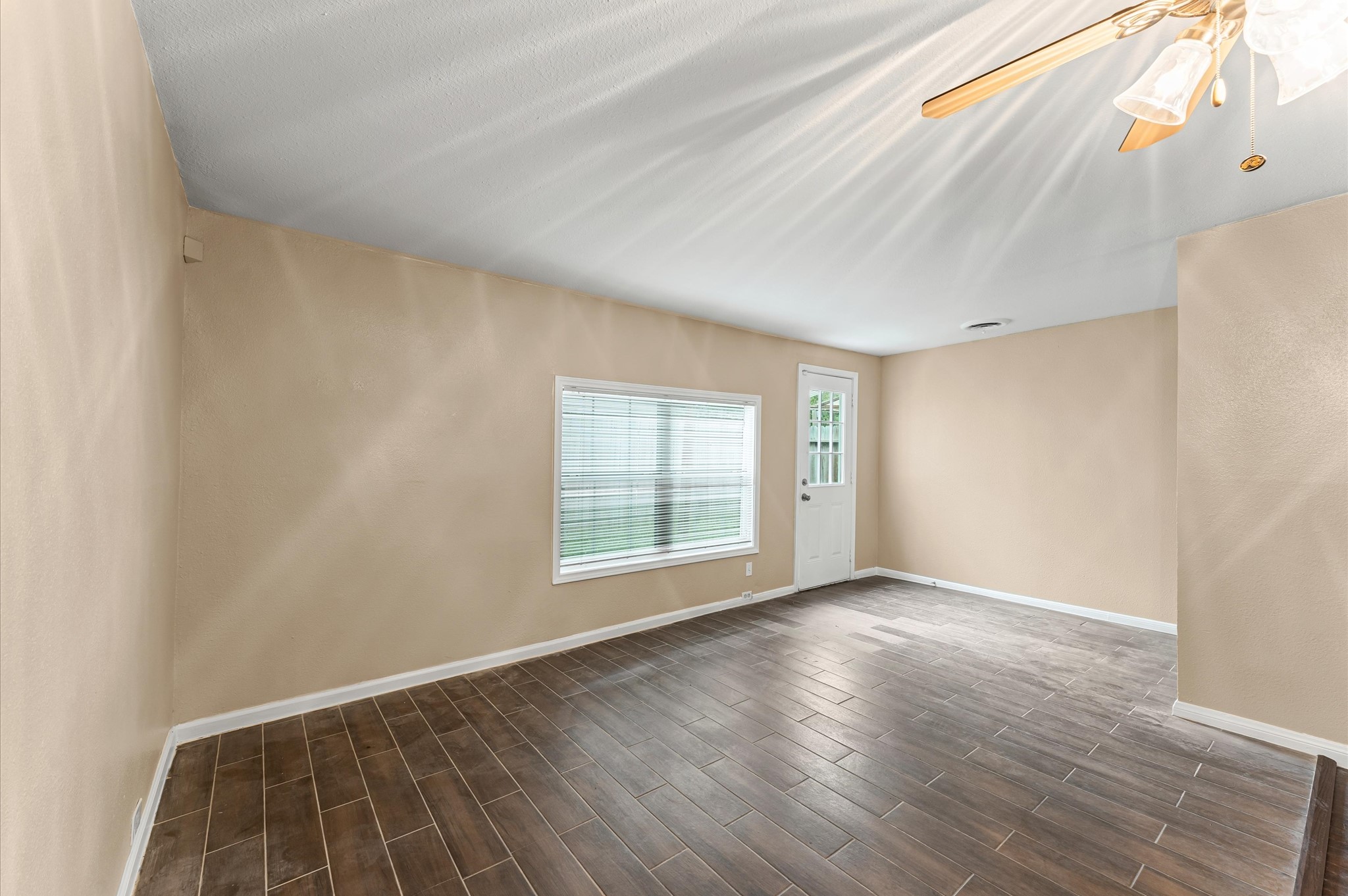 3216 Avenue I Rosenberg, TX 77471 - Photo 9 of 19