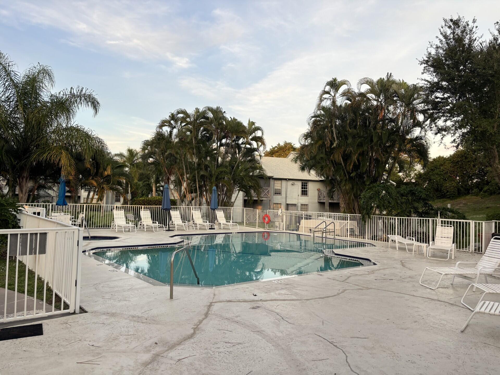5048 Heatherhill Lane, Unit 2 Boca Raton, FL 33486 - Photo 11 of 17 6