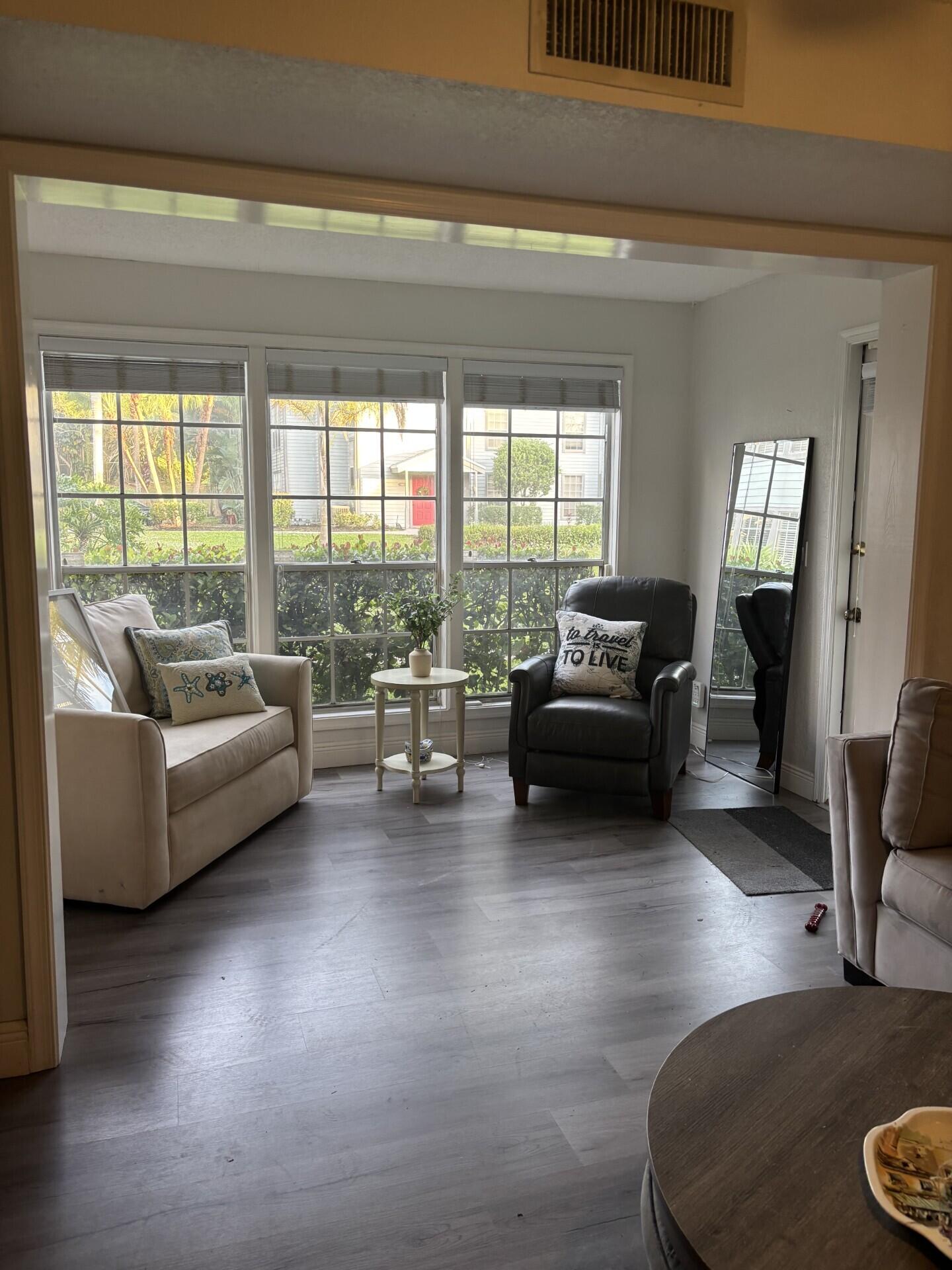 5048 Heatherhill Lane, Unit 2 Boca Raton, FL 33486 - Photo 4 of 17 3