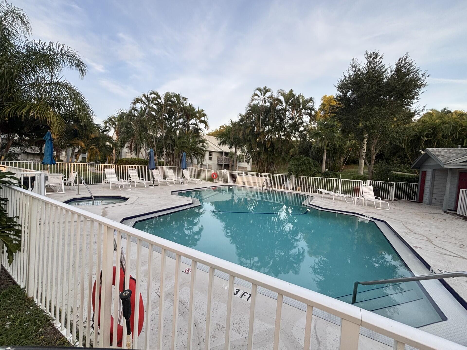 5048 Heatherhill Lane, Unit 2 Boca Raton, FL 33486 - Photo 10 of 17 9