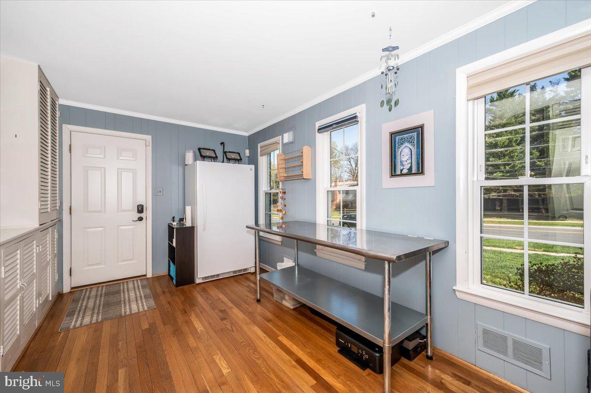 8803 Postoak Road Potomac, MD 20854 - Photo 24 of 66 Main level office