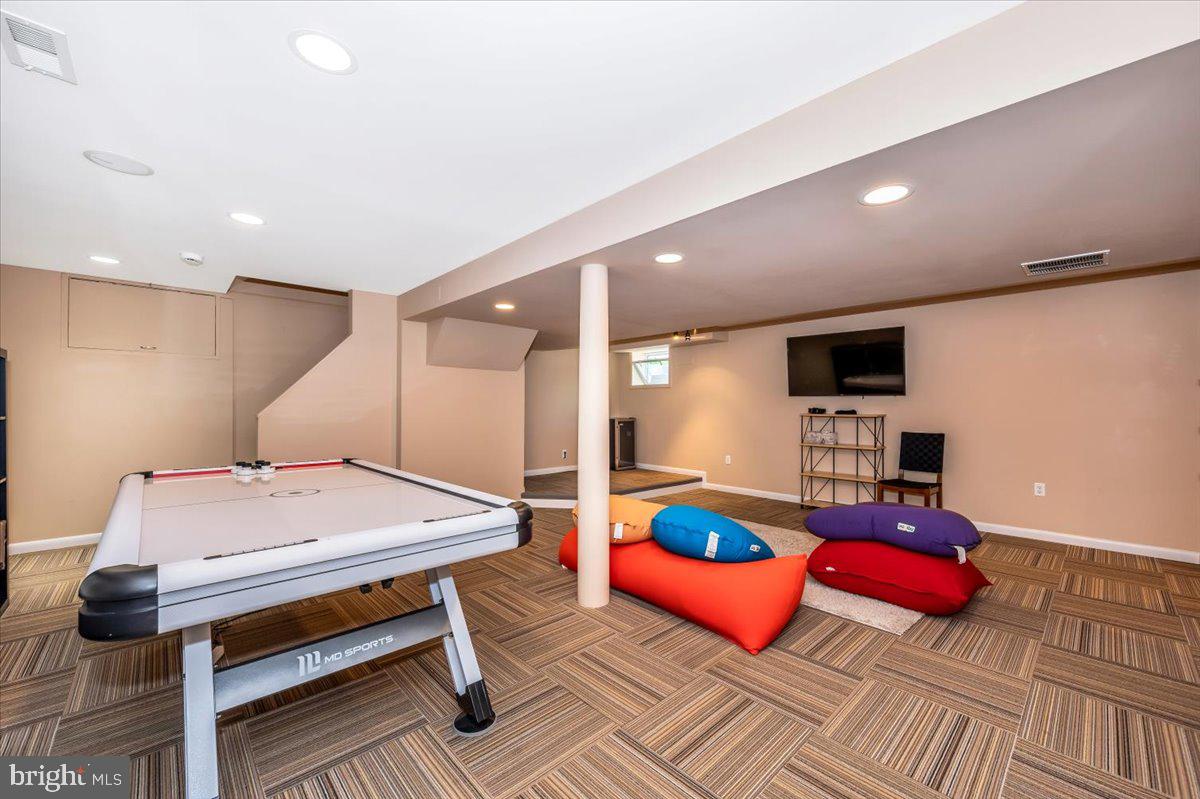 8803 Postoak Road Potomac, MD 20854 - Photo 41 of 66 Lower level