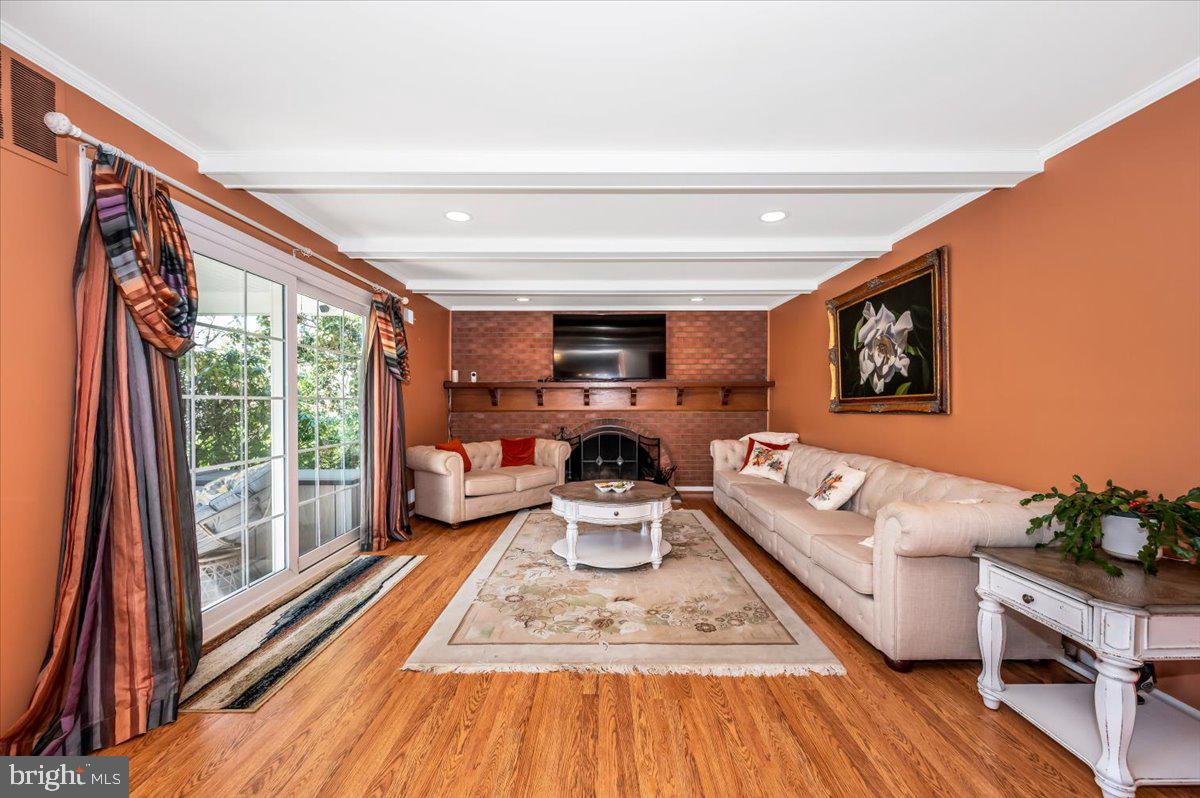 8803 Postoak Road Potomac, MD 20854 - Photo 7 of 66 Family room