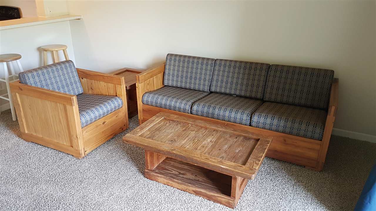 1330 Hunters Road, Unit H Harrisonburg, VA 22801 - Photo 15 of 22 a living room with furniture