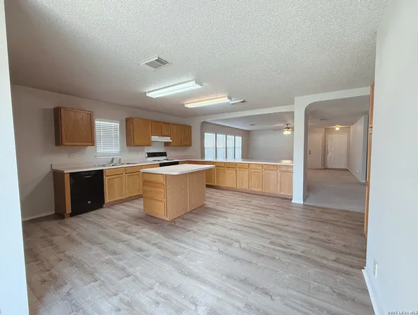 $2,000 | 10307 Western Sun, San Antonio, TX 78240