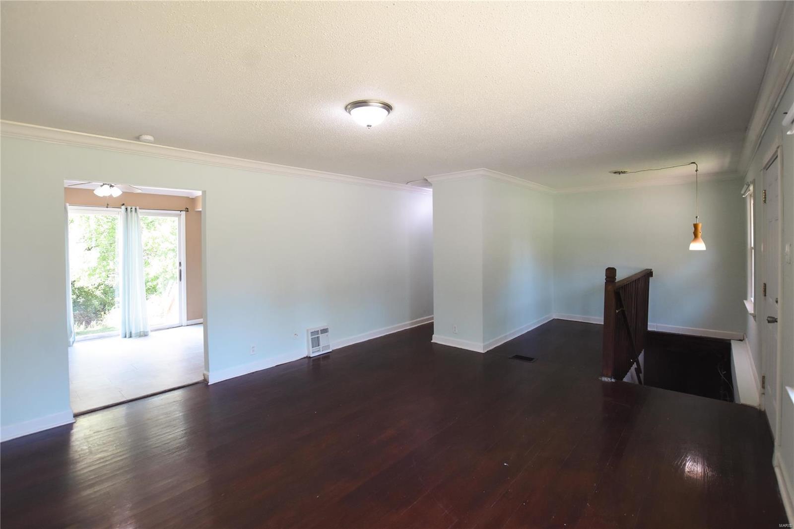 609 Parker Drive Ballwin, MO 63021 - Photo 6 of 29