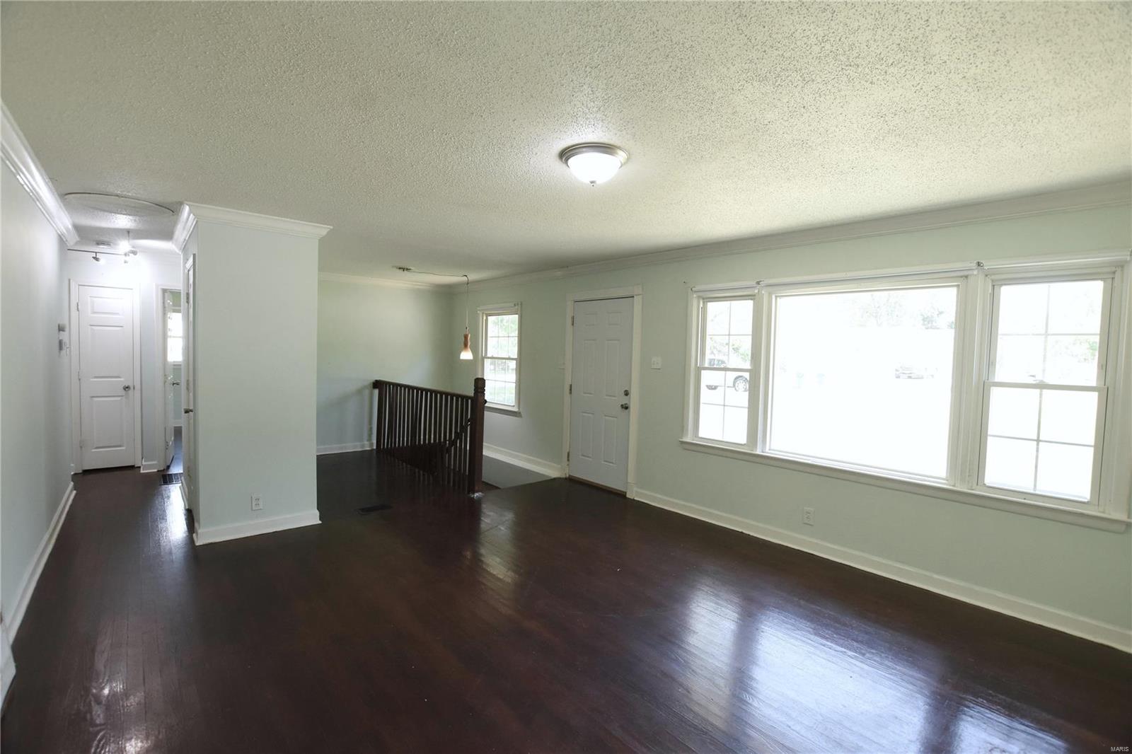 609 Parker Drive Ballwin, MO 63021 - Photo 7 of 29