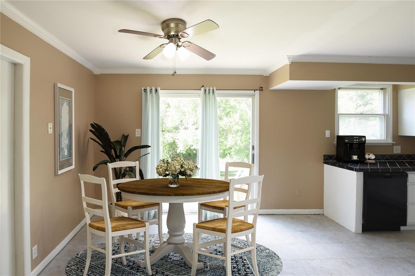 609 Parker Drive Ballwin, MO 63021 - Photo 8 of 29