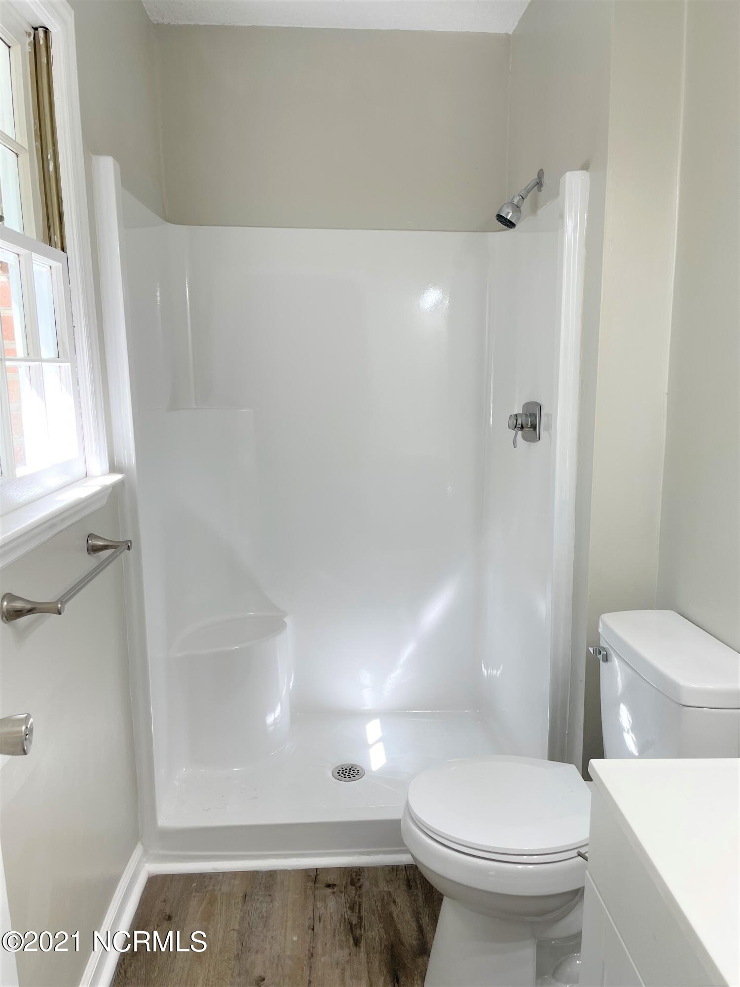 1285 Old Maplehurst Road Jacksonville, NC 28540 - Photo 24 of 32 master bath 1