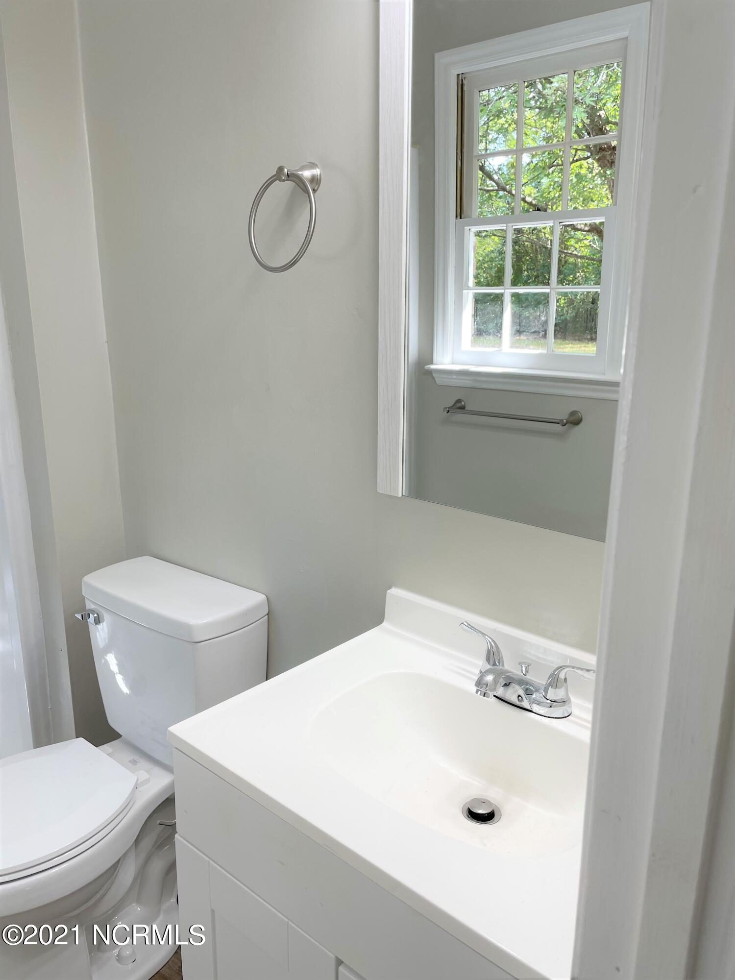 1285 Old Maplehurst Road Jacksonville, NC 28540 - Photo 25 of 32 master bath 2