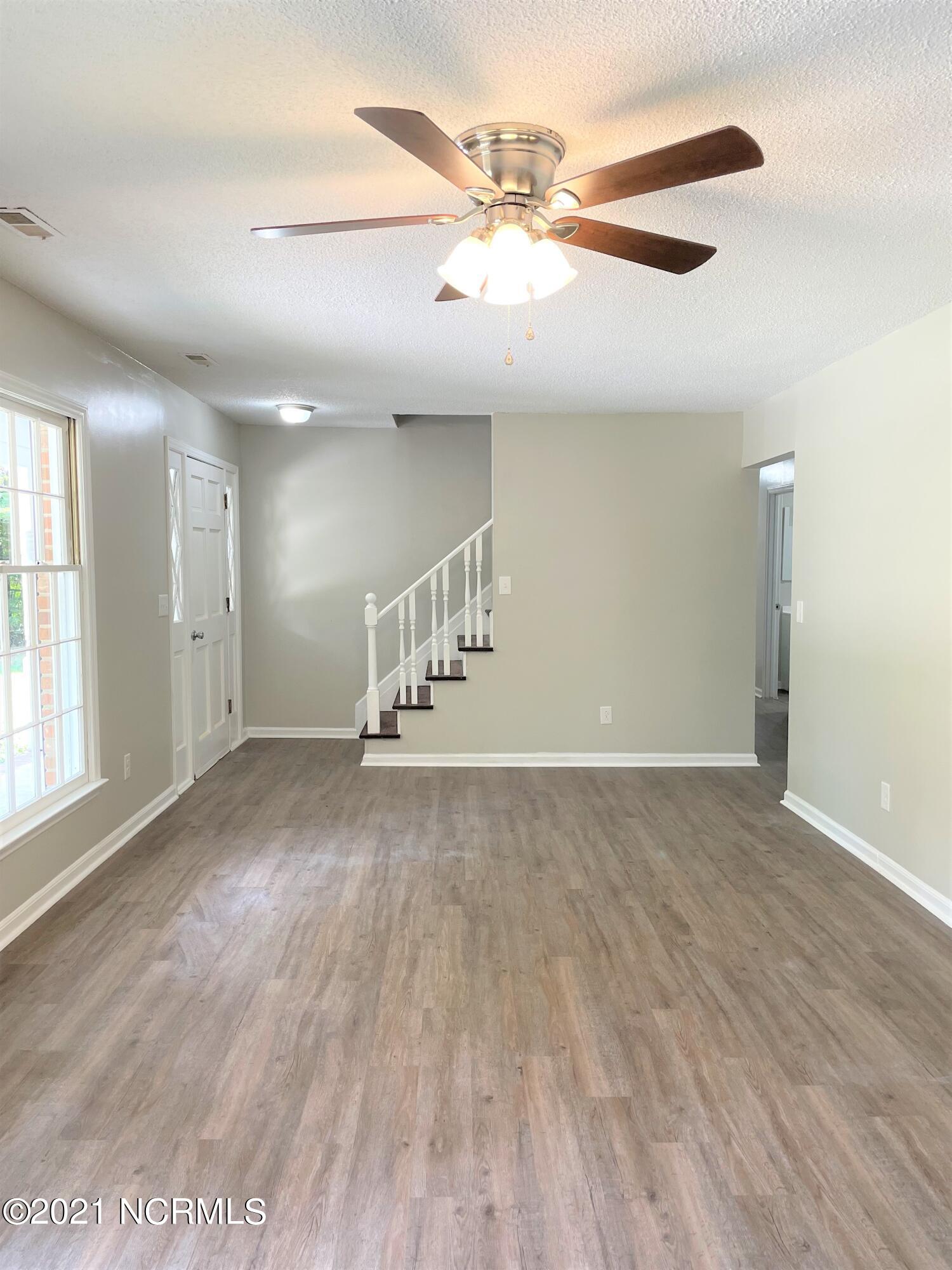 1285 Old Maplehurst Road Jacksonville, NC 28540 - Photo 3 of 32 living room1