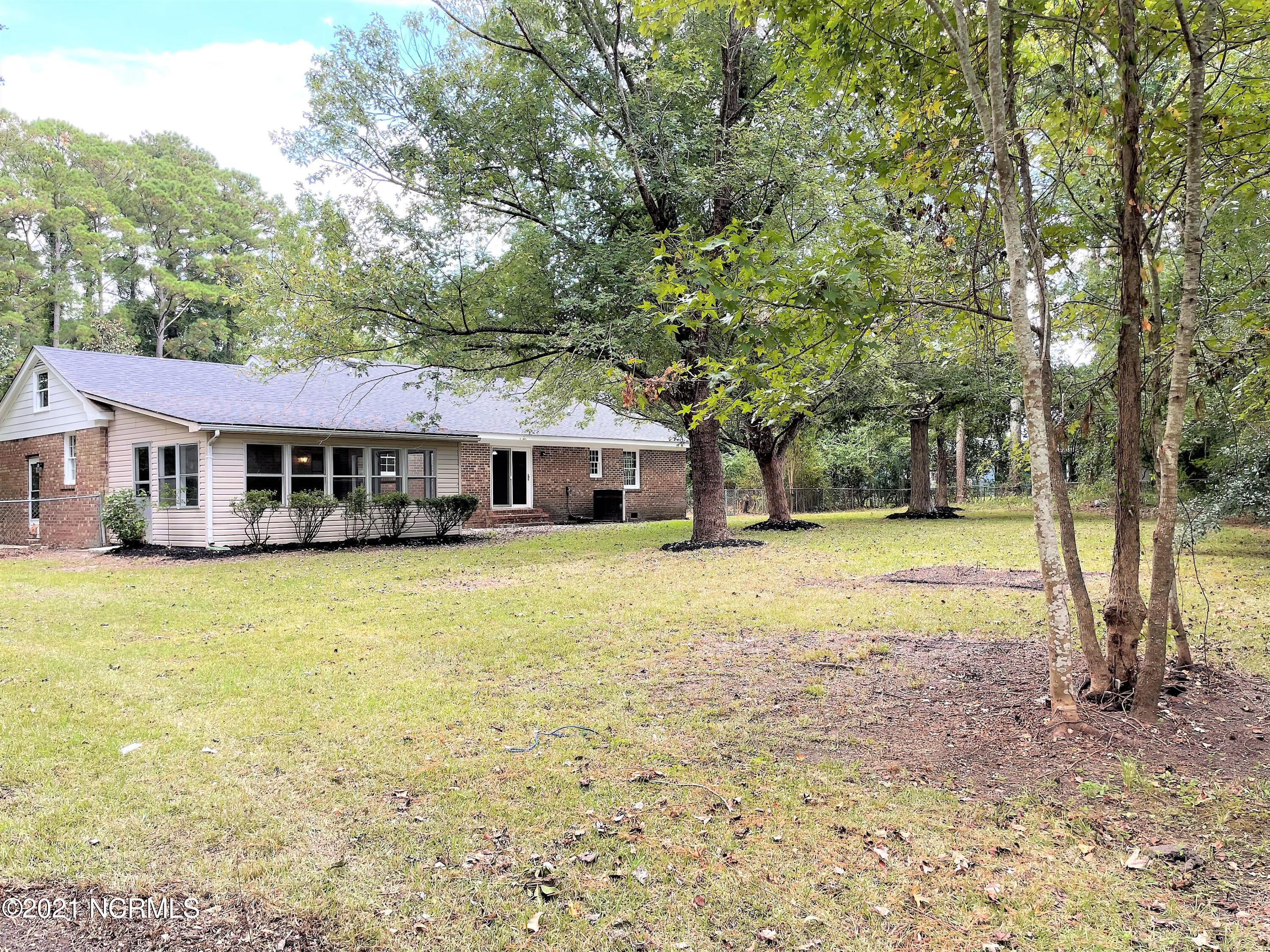 1285 Old Maplehurst Road Jacksonville, NC 28540 - Photo 31 of 32 backyard4