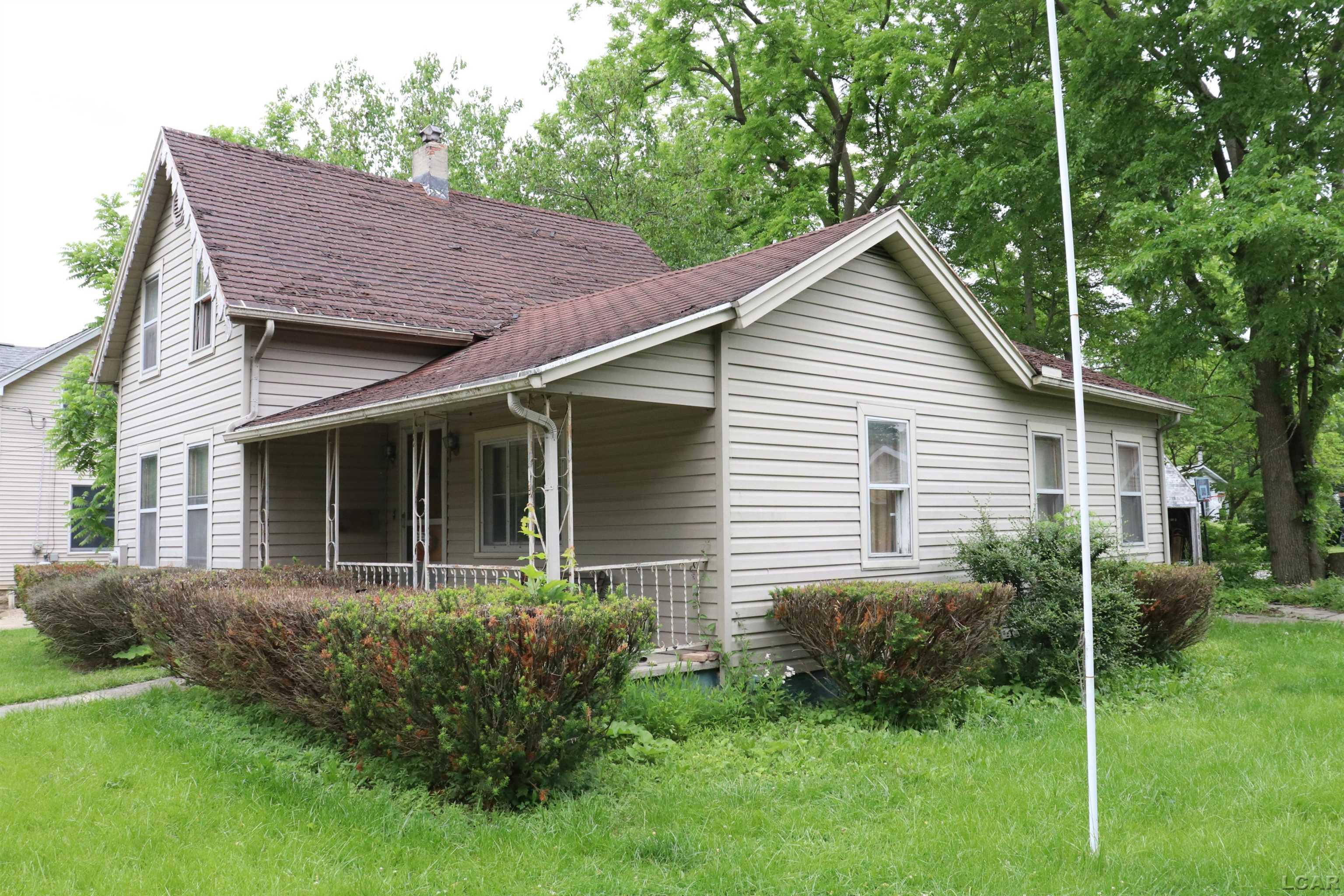 306 Summer Street Adrian, MI 49221 - Photo 2 of 25