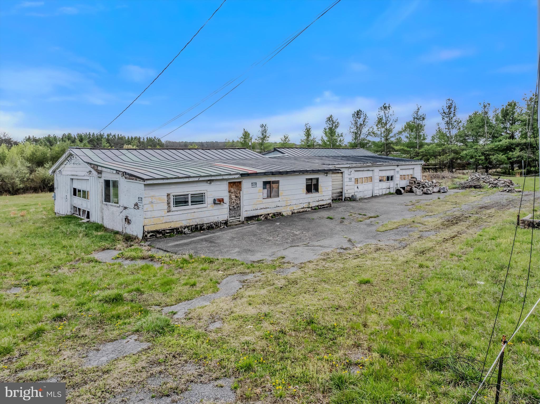 11249 Valley Road Berkeley Springs, WV 25411 - Photo 3 of 19