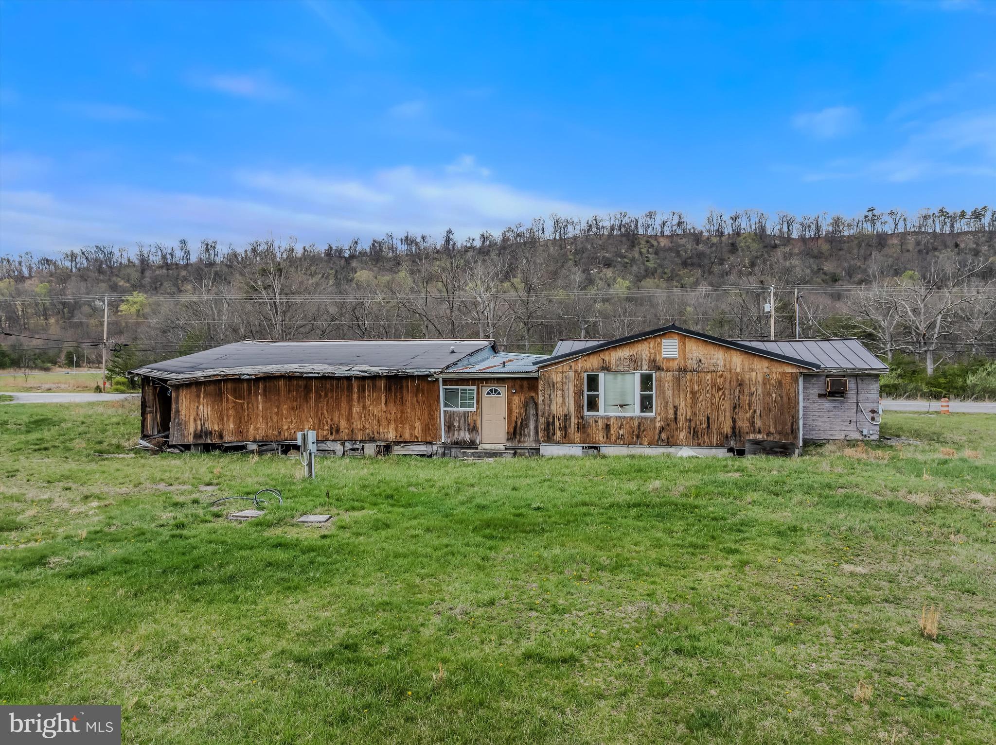 11249 Valley Road Berkeley Springs, WV 25411 - Photo 5 of 19