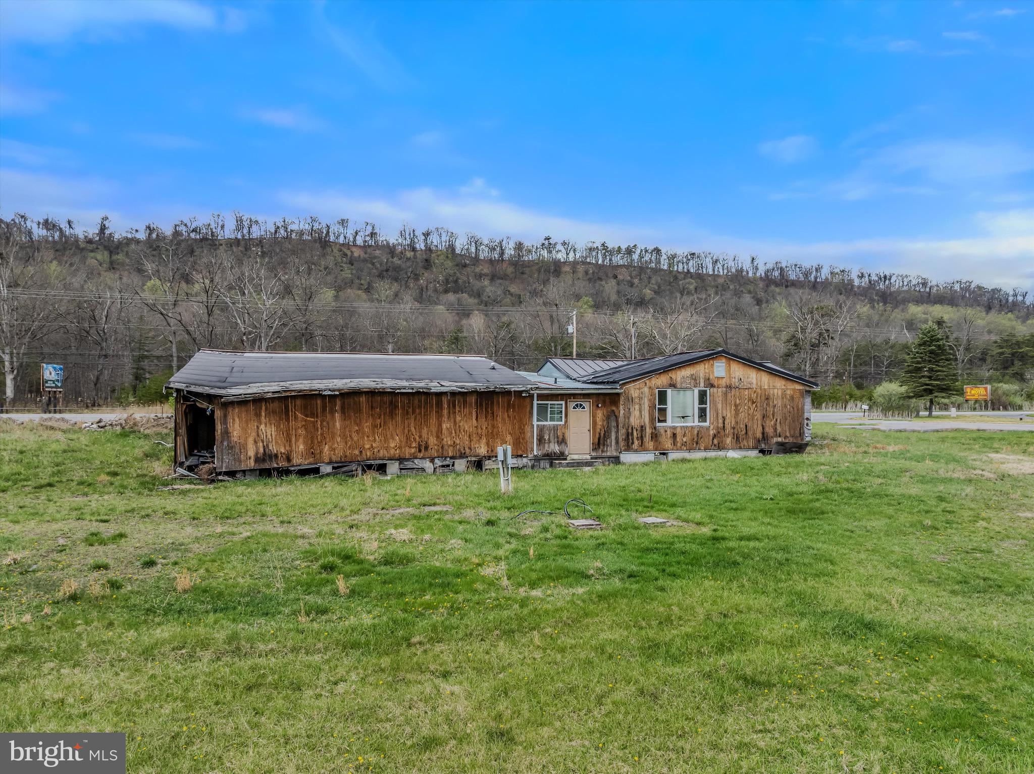 11249 Valley Road Berkeley Springs, WV 25411 - Photo 6 of 19