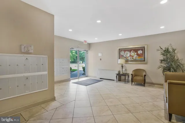 a view of a livingroom with furniture