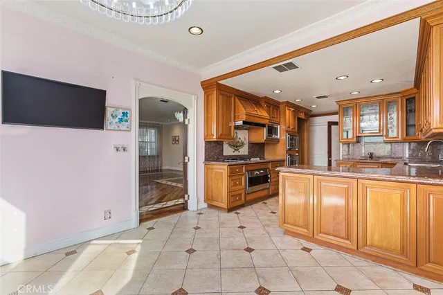 $1,499,000 | 56 North Arroyo Boulevard, Pasadena, CA 91105