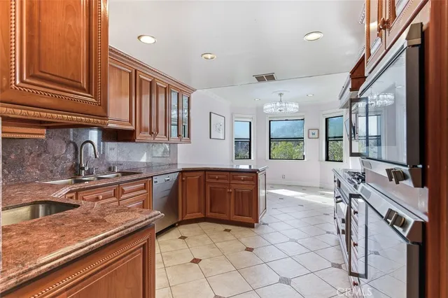 $1,499,000 | 56 North Arroyo Boulevard, Pasadena, CA 91105