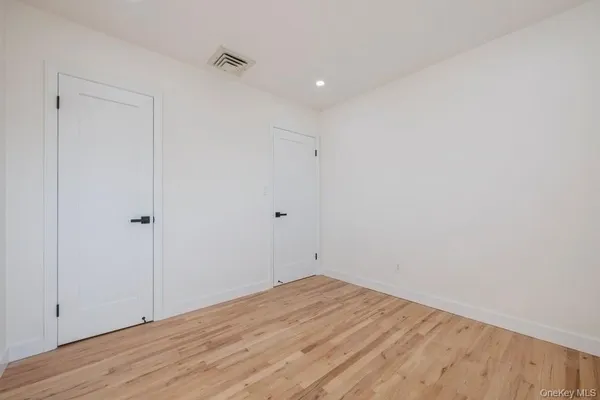 $7,995 | 482 Harbor Drive, Cedarhurst, NY 11516