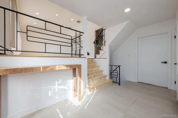 $7,995 | 482 Harbor Drive, Cedarhurst, NY 11516