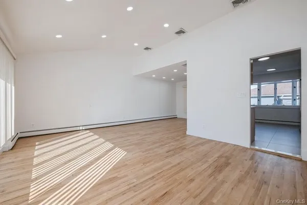 $7,995 | 482 Harbor Drive, Cedarhurst, NY 11516