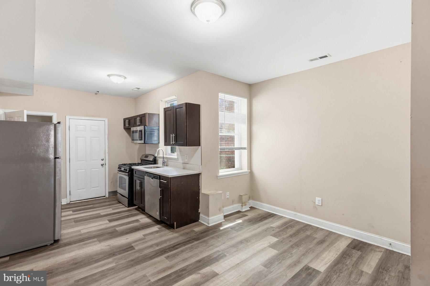 2215 Riggs Avenue Baltimore, MD 21216 - Photo 5 of 25