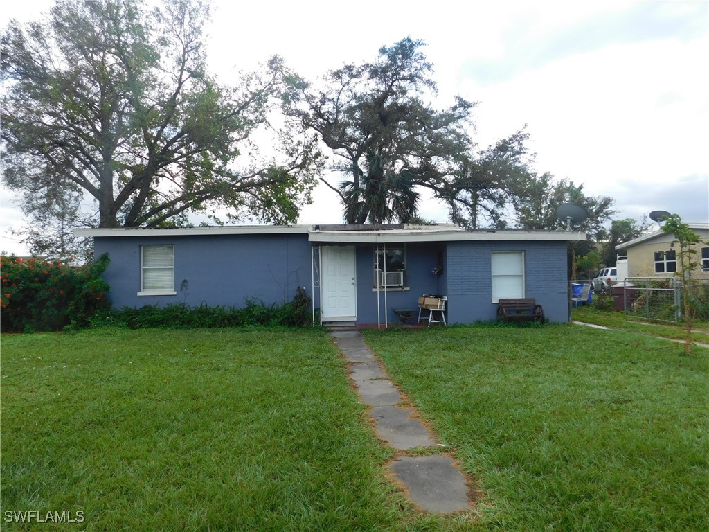 3350 Apache Street Fort Myers, FL 33916 - Photo 1 of 18