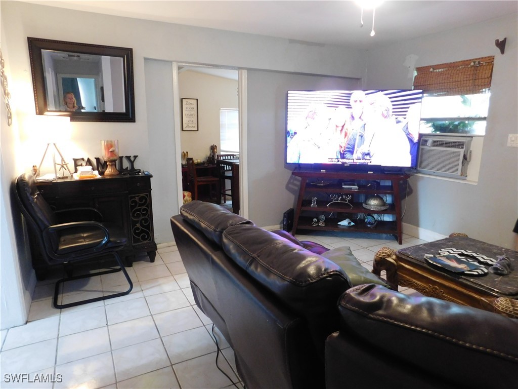 3350 Apache Street Fort Myers, FL 33916 - Photo 4 of 18