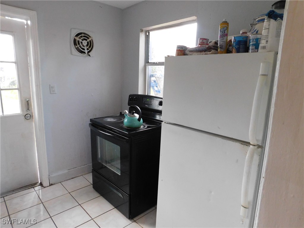 3350 Apache Street Fort Myers, FL 33916 - Photo 6 of 18