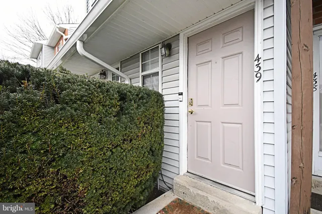 $225,000 | 439 Wendover Drive, Norristown, PA 19403