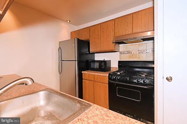 $225,000 | 439 Wendover Drive, Norristown, PA 19403