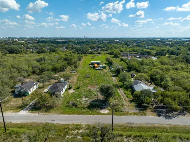 $62,500 | 505 1/2 Cemetery Street, Sinton, TX 78387