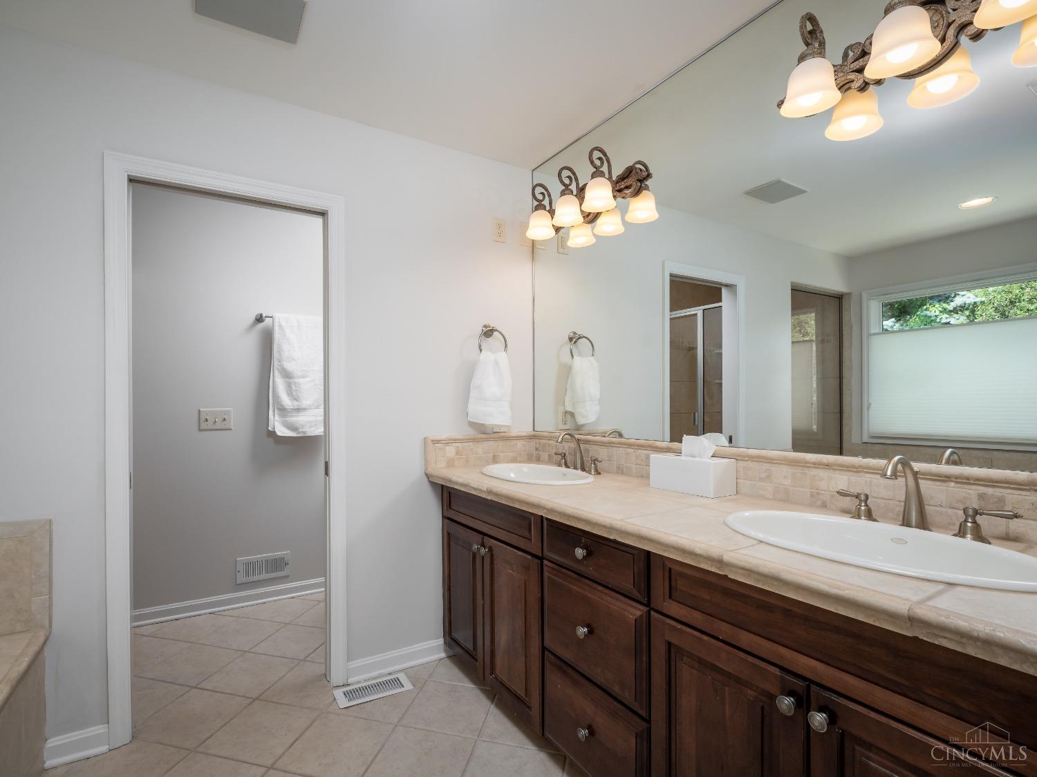 3552 Grandin Road Cincinnati, OH 45226 - Photo 21 of 40 Gallery Image 21